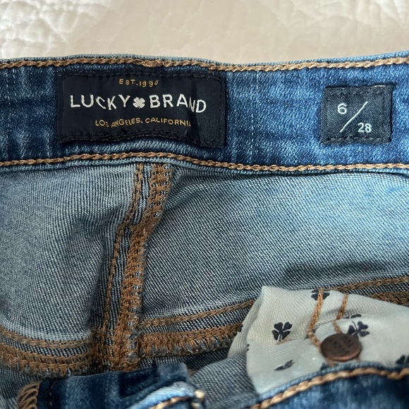 Lucky Brand Jeans - Picture 2 of 5